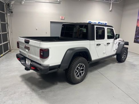 New 2025 Jeep Gladiator Rubicon w/ Convenience Group image 5
