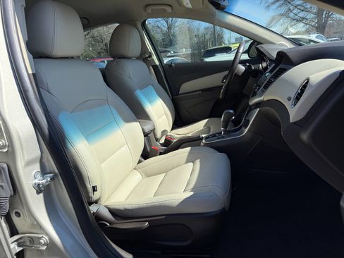 Used 2015 Chevrolet Cruze LTZ w/ Enhanced Safety Package image 14