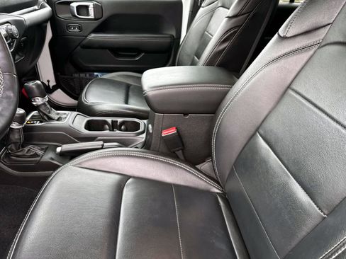 Used 2023 Jeep Wrangler Unlimited Sahara w/ Cold Weather Group image 10