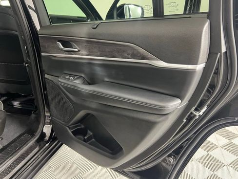 Used 2024 Jeep Grand Cherokee L Limited w/ Luxury Tech Group II image 30