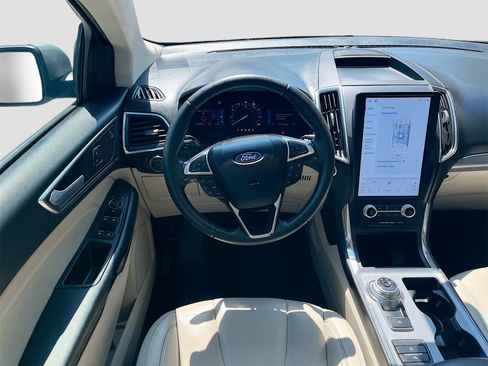 Used 2022 Ford Edge Titanium image 22
