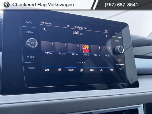 New 2025 Volkswagen Taos SE image 39