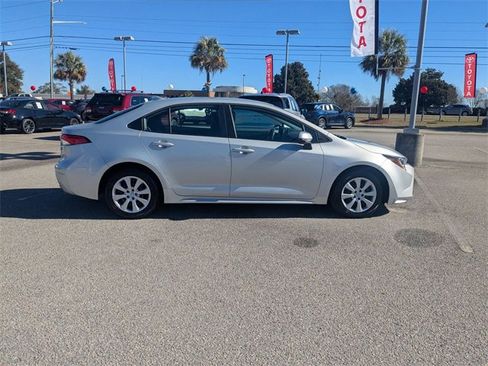 Certified 2024 Toyota Corolla LE image 2