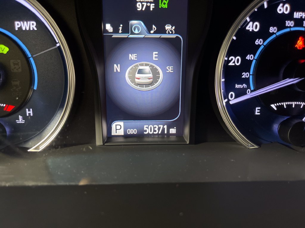 Used 2016 Toyota Camry XLE w/ Moonroof Package FWD image 19