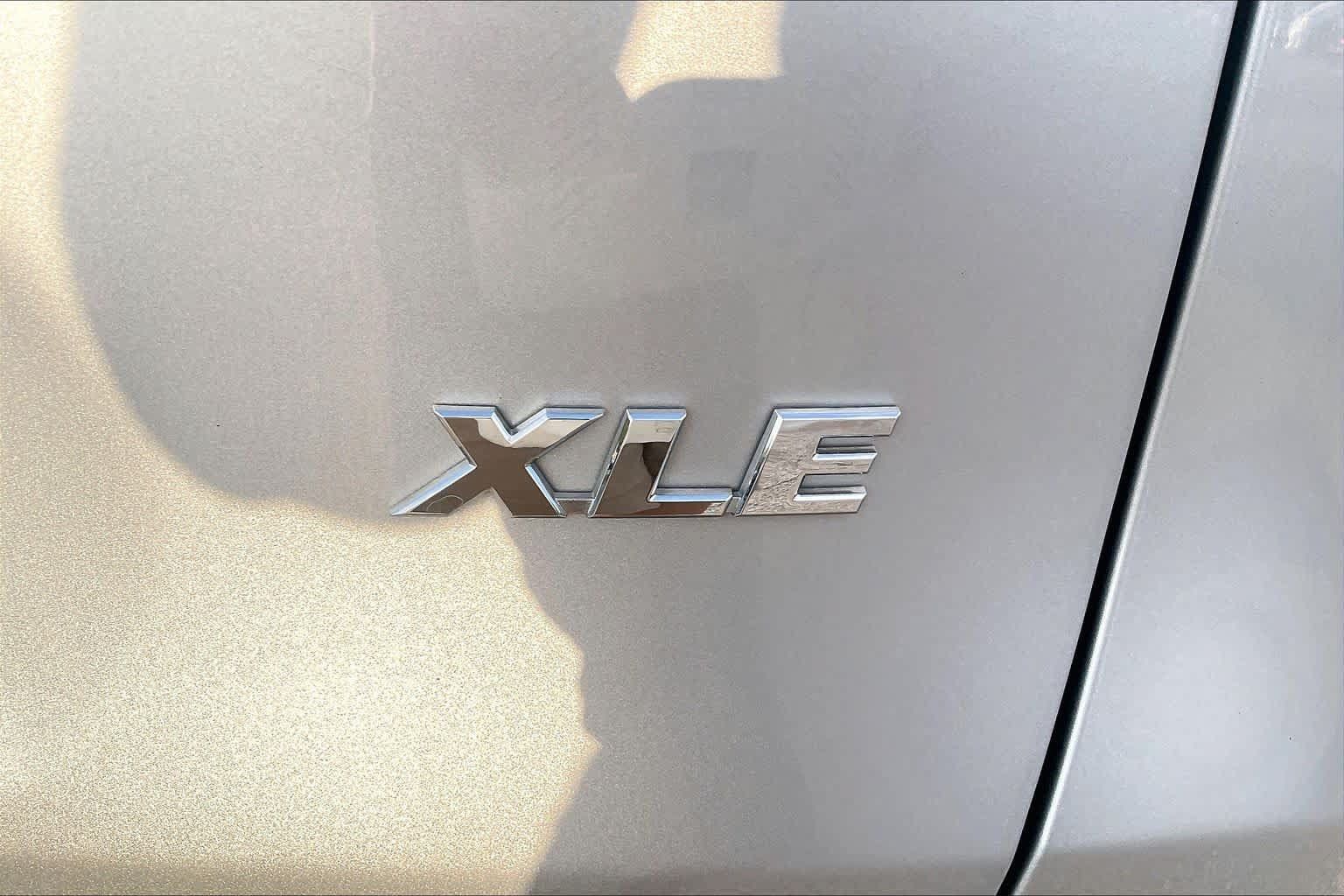 Used 2025 Toyota RAV4 XLE FWD image 10