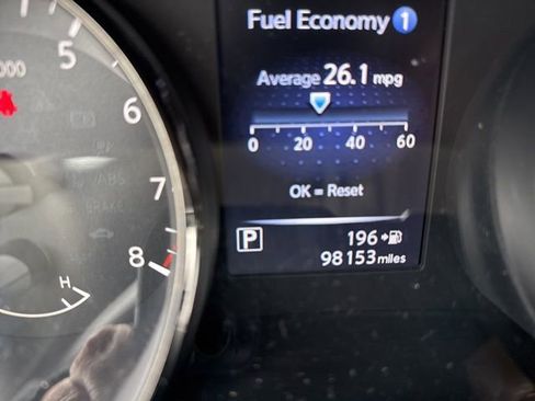 Used 2017 Nissan Rogue SV image 9