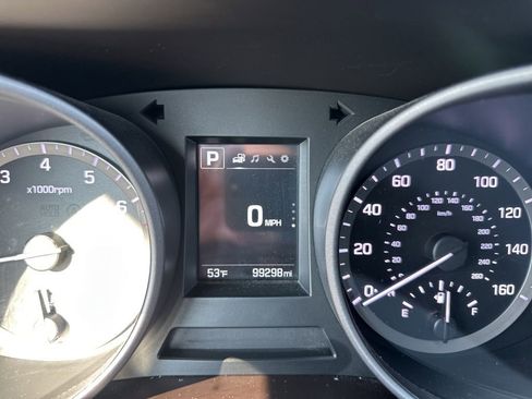 Used 2017 Hyundai Santa Fe Sport image 15