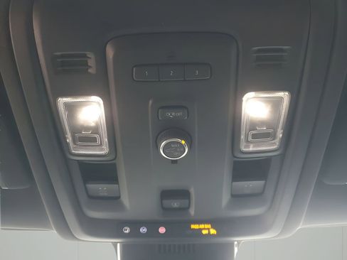 Used 2023 Chevrolet Suburban RST image 41