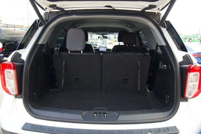 Certified 2022 Ford Explorer XLT w/ Equipment Group 202A AWD/4WD image 29