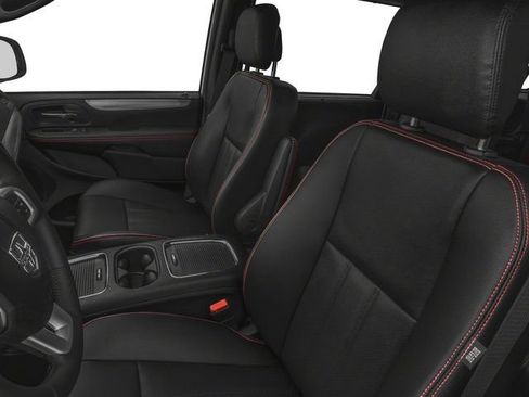 Used 2018 Dodge Grand Caravan GT FWD image 12