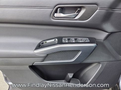 New 2026 Nissan Pathfinder SL FWD image 11