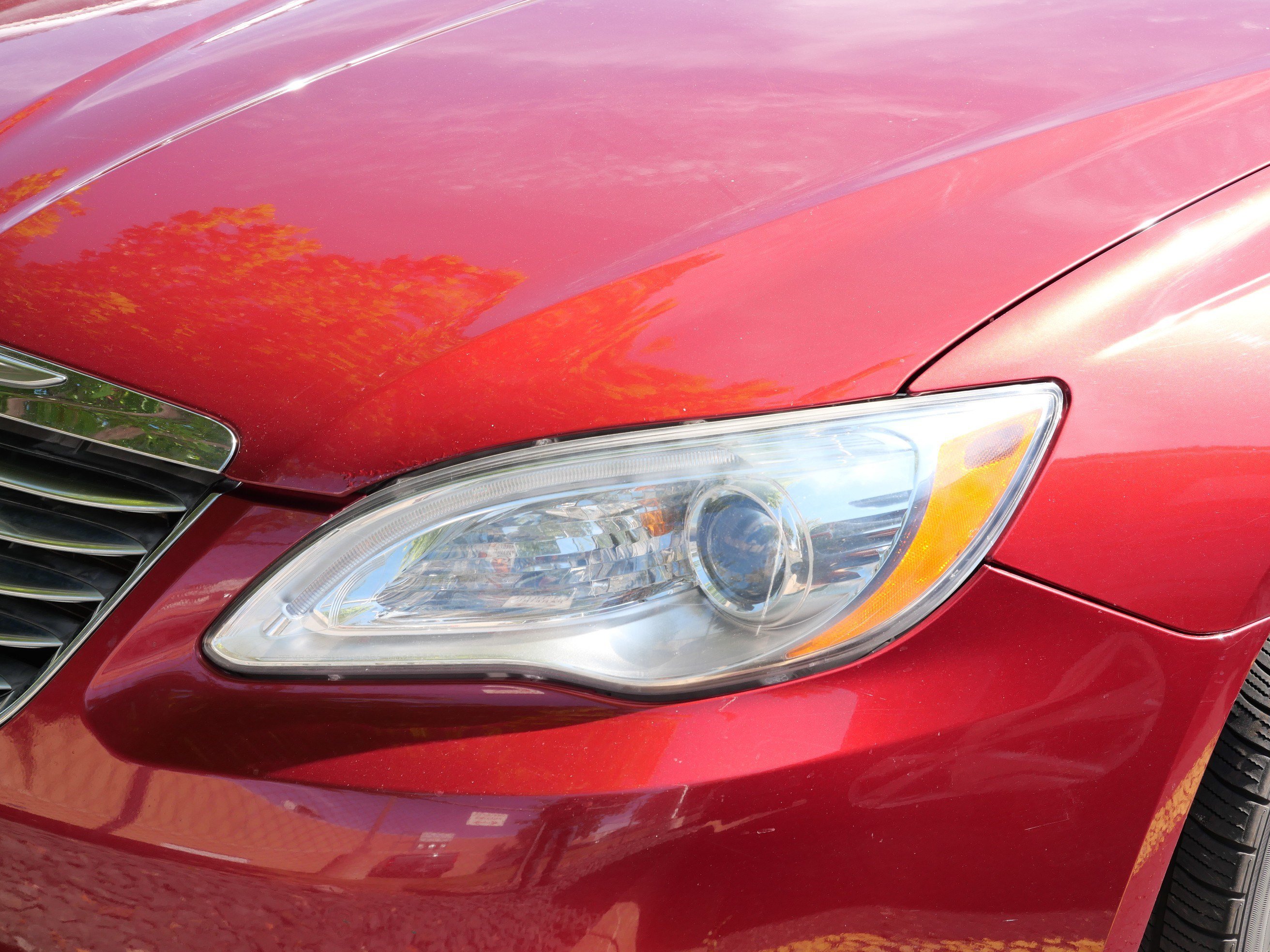 Used 2012 Chrysler 200 Limited FWD image 3