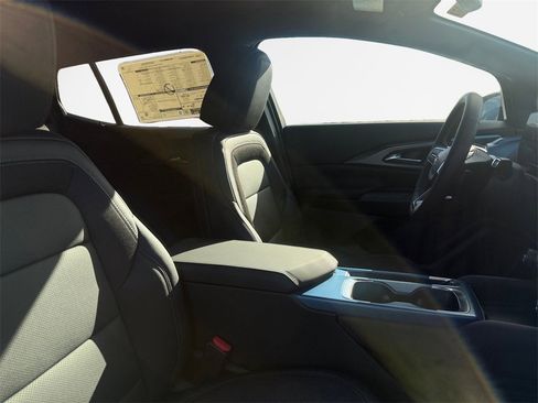 New 2026 Chevrolet Equinox EV LT image 26