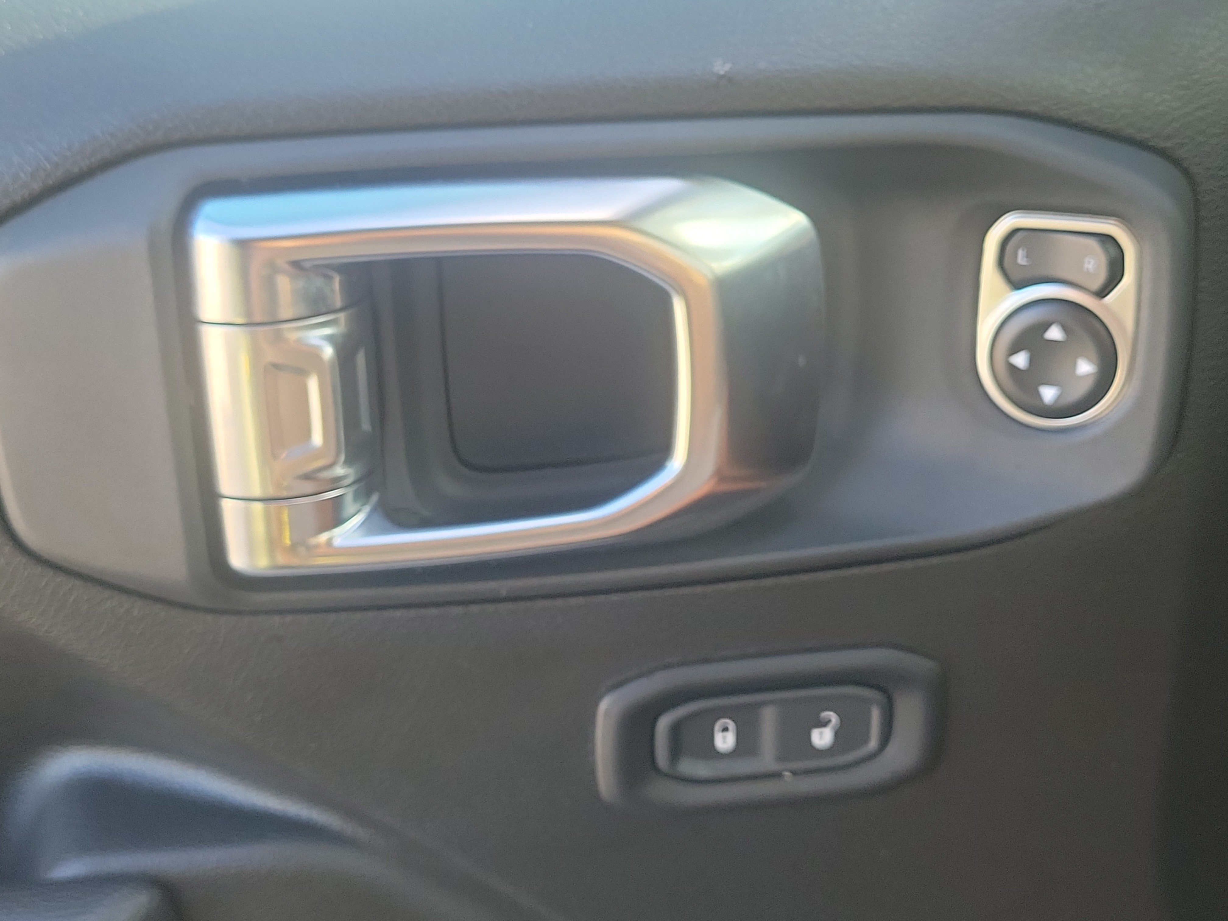 Used 2025 Jeep Wrangler Unlimited Sport S 4xe AWD/4WD image 29