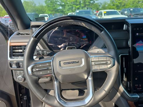 Used 2025 GMC Yukon XL Denali w/ Denali Reserve Package AWD/4WD image 27