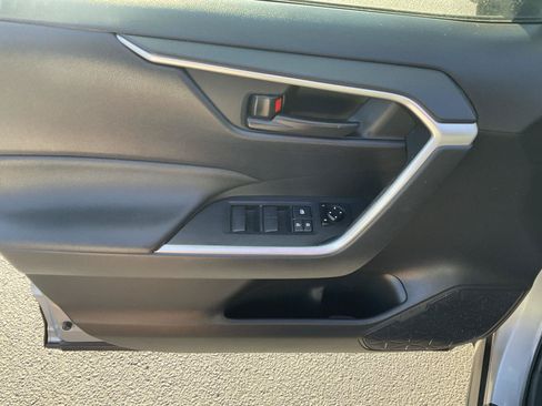 Used 2019 Toyota RAV4 LE w/ All Weather Liner Package AWD/4WD image 12