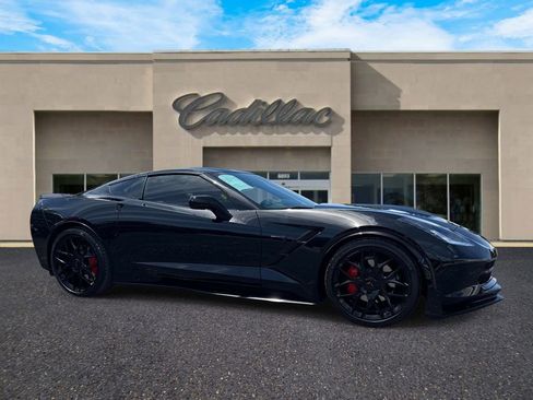 Used 2019 Chevrolet Corvette Stingray Coupe w/ Carbon Flash Badge Package RWD image 1