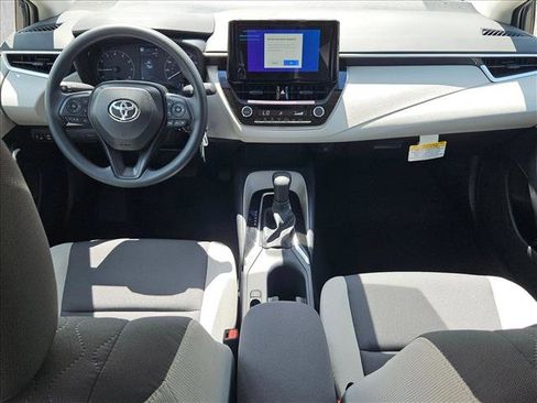Used 2025 Toyota Corolla LE image 13