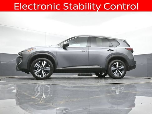 Used 2024 Nissan Rogue SL AWD/4WD image 39