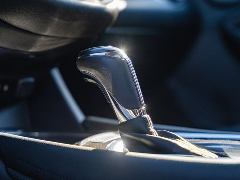 Used 2019 Chevrolet Malibu LT w/ Leather Package image 30