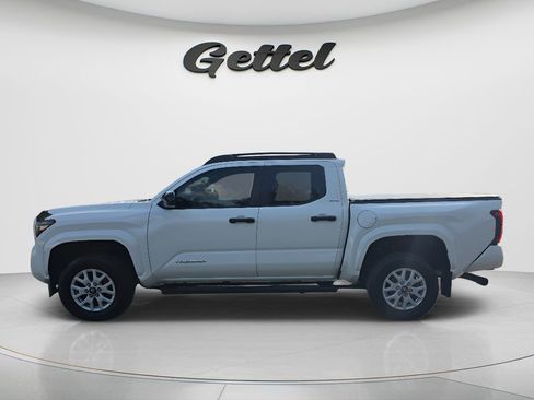 Used 2025 Toyota Tacoma SR5 RWD image 8