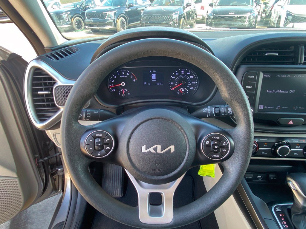 Used 2022 Kia Soul LX FWD image 13