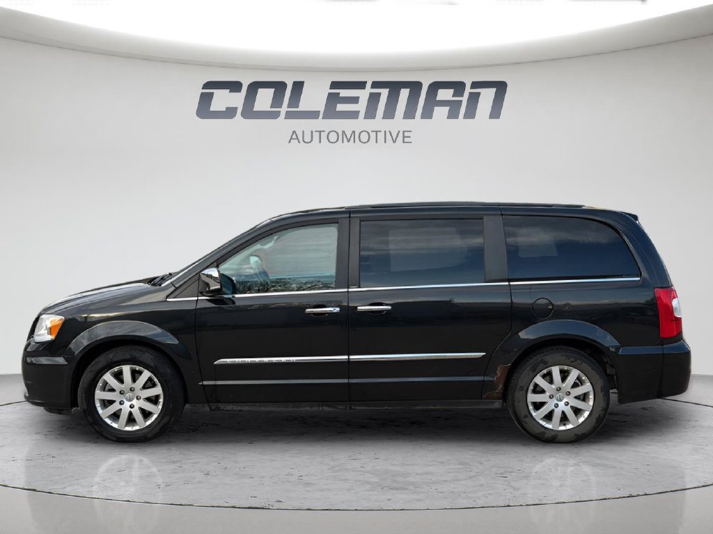 Used 2012 Chrysler Town & Country Touring-L w/ Entertainment Group #2 FWD image 12