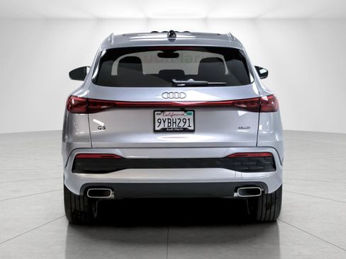 Certified 2025 Audi Q5 Premium w/ Convenience Package AWD/4WD image 4