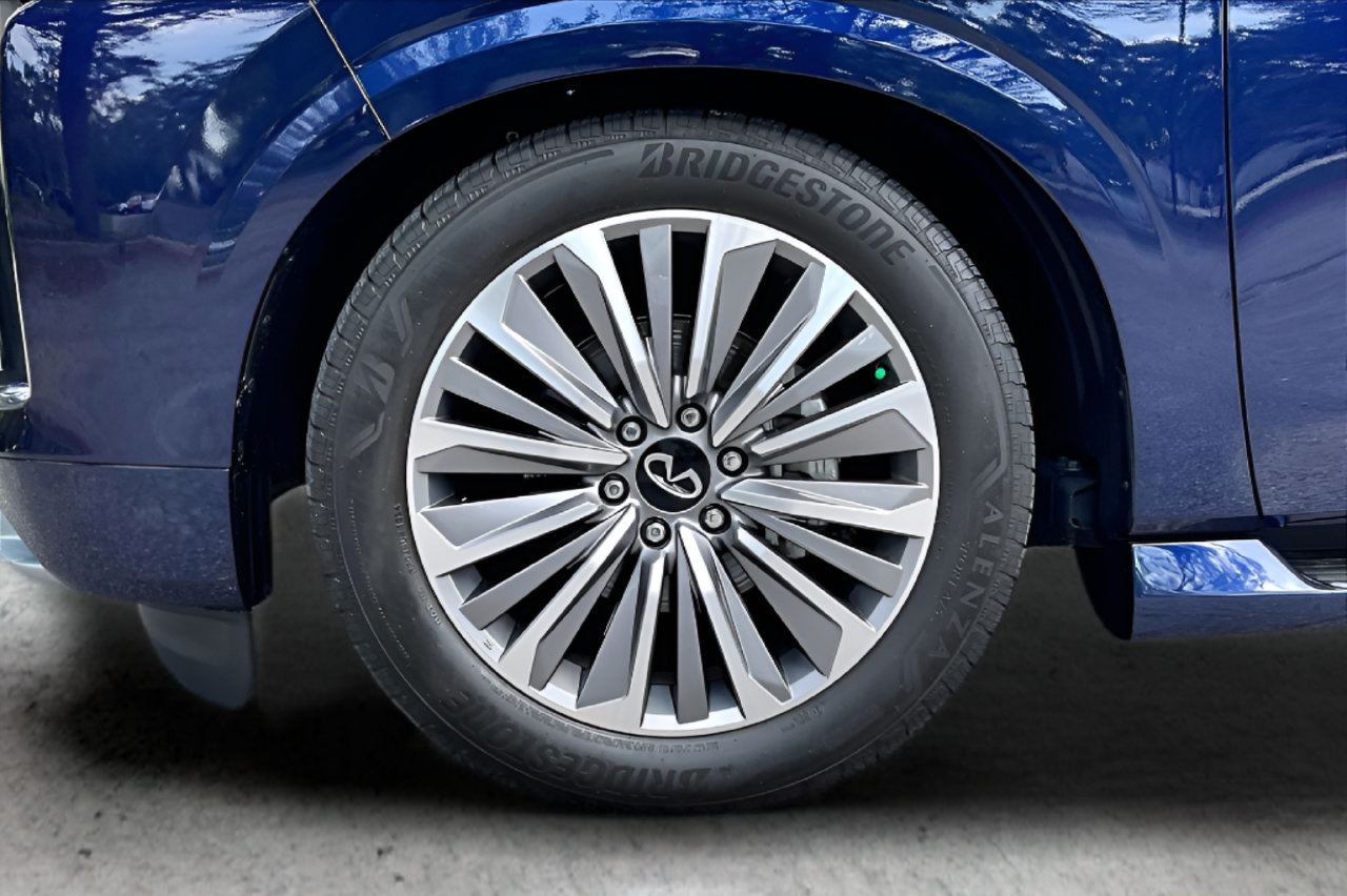 Used 2025 INFINITI QX80 Luxe AWD/4WD image 36