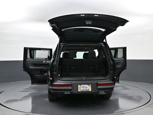 New 2026 Hyundai Santa Fe Limited AWD/4WD image 33