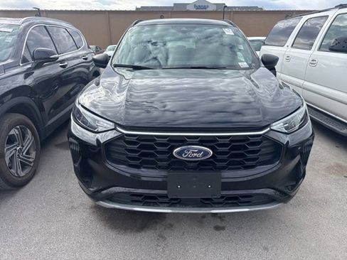 Used 2024 Ford Escape ST-Line image 2