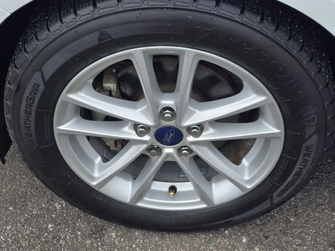 Used 2017 Ford Focus SE image 25