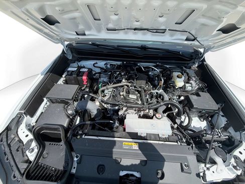 Used 2026 Toyota Tacoma SR5 AWD/4WD image 18