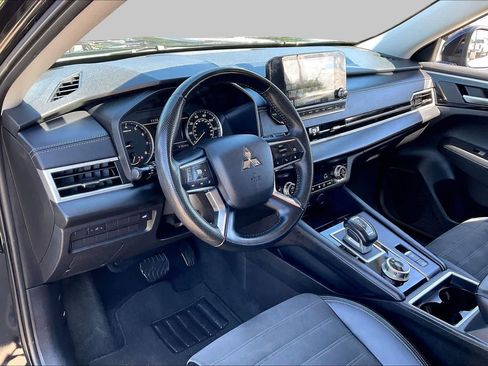 Used 2024 Mitsubishi Outlander SE FWD image 16