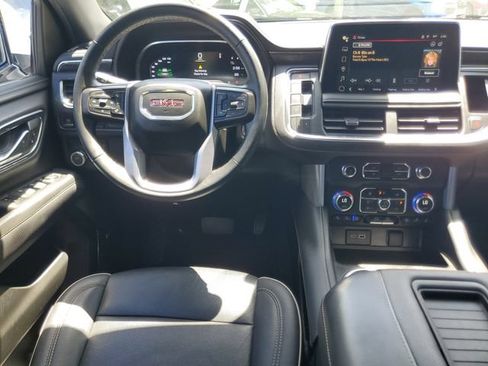 Used 2023 GMC Yukon XL SLT w/ SLT Premium Package RWD image 19