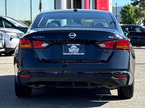 Certified 2024 Nissan Altima 2.5 SV FWD image 7