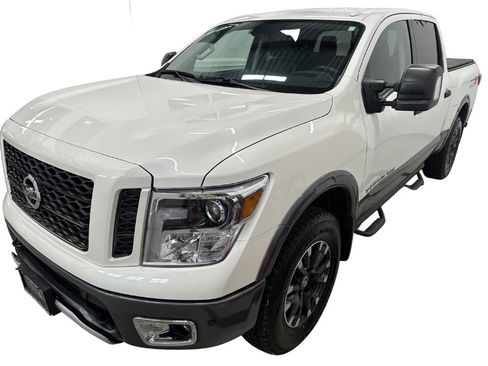 Used 2019 Nissan Titan PRO-4X w/ Pro-4x Convenience Package image 8