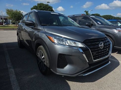 Used 2024 Nissan Kicks SV FWD image 1