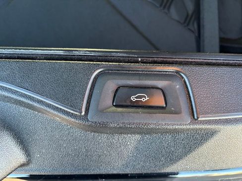 Used 2023 BMW X5 xDrive40i w/ Premium Package image 28