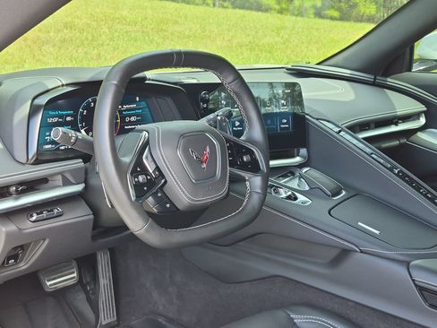 Used 2025 Chevrolet Corvette Stingray Preferred Cpe w/ Battery Protection Package RWD image 4