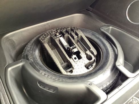 Used 2011 Jeep Grand Cherokee 70th Anniversary RWD image 31