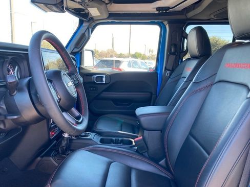 Used 2024 Jeep Wrangler Unlimited Rubicon image 10