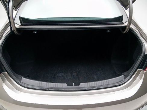 Used 2023 Chevrolet Malibu LT image 9