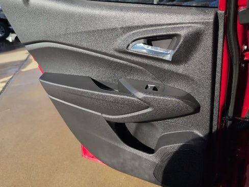 Used 2026 Chevrolet Trax RS w/ Sunroof Package image 8