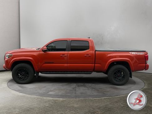 Used 2016 Toyota Tacoma TRD Sport AWD/4WD image 4