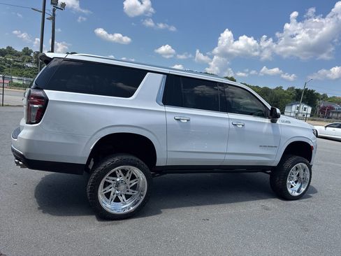 Used 2021 Chevrolet Suburban High Country image 15