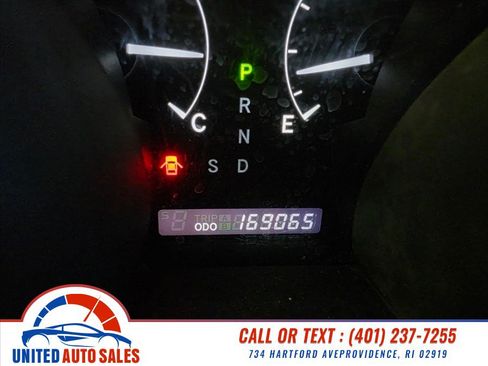 Used 2012 Toyota Highlander FWD w/ Cold Weather Pkg image 17