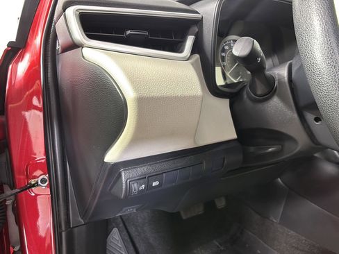 Used 2020 Toyota Corolla LE FWD image 27