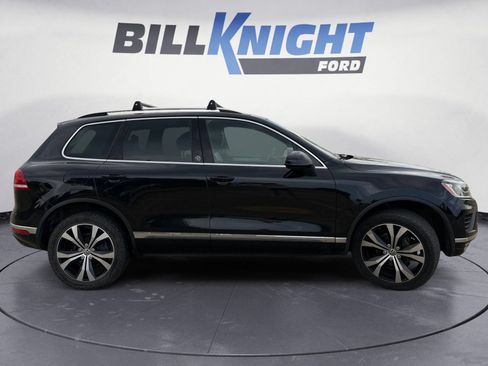 Used 2017 Volkswagen Touareg Wolfsburg Edition AWD/4WD image 6