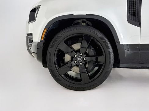 Used 2024 Land Rover Defender 110 X-Dynamic SE AWD/4WD image 27